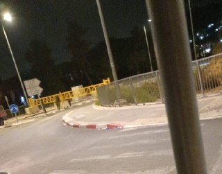 جيش الاحتلال يفرض مزيدًا من التشديد على حصار بلدة بيت أمر شمال الخليل، ويقوم بإغلاق البوابات الحديدية المحيطة بالبلدة....