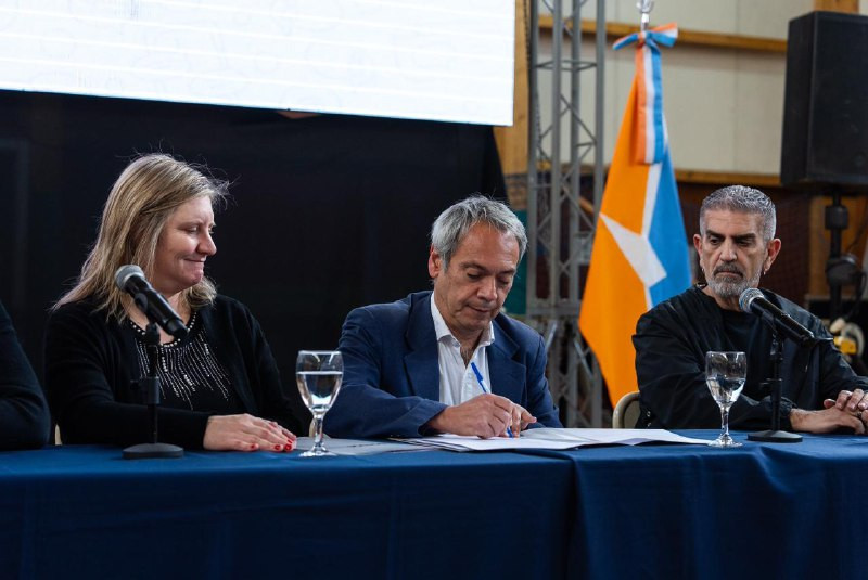 TIERRA DEL FUEGO FIRMÓ UN CONVENIO CON LA FEDERACIÓN DE PSICÓLOGOS PARA FORTALECER LA ATENCIÓN EN SALUD MENTAL INFANTIL