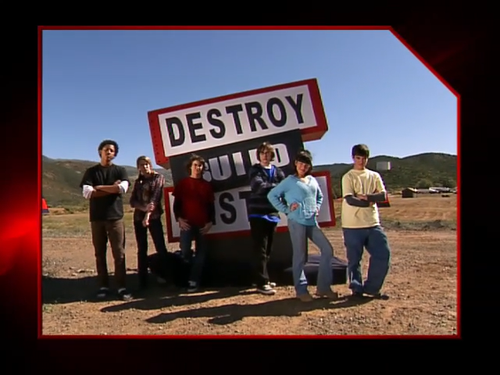 cap S01E01 Air Cannon Assault 00 01 16 02.png