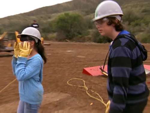 cap S01E01 Air Cannon Assault 00 07 39 06.png