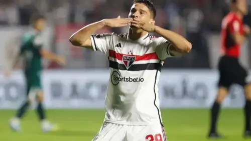 Troca de jogadores cancelada? São Paulo encerra conversas com Botafogo e garante novo lateral para 2026