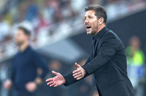 Diego Simeone saat semifinal Supercopa de Espana 2026 Getty Images 696x456.jpg