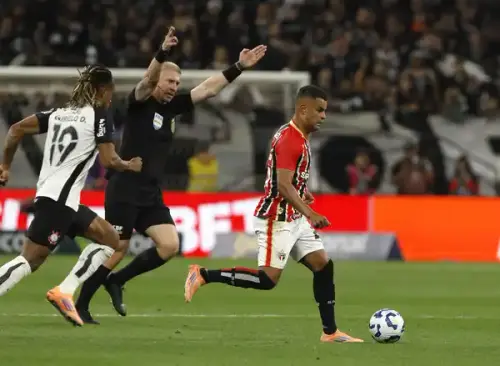 Corinthians sonda Alisson, do São Paulo, por indicação de Dorival Júnior