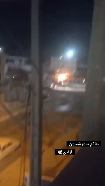 RMe3CztBv6qaJqip.jpg