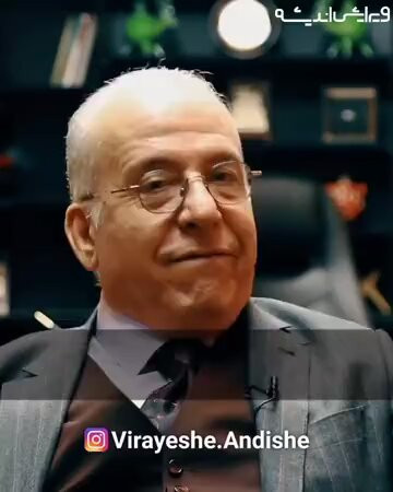 S6aVECPG5Lz2JXEN.jpg