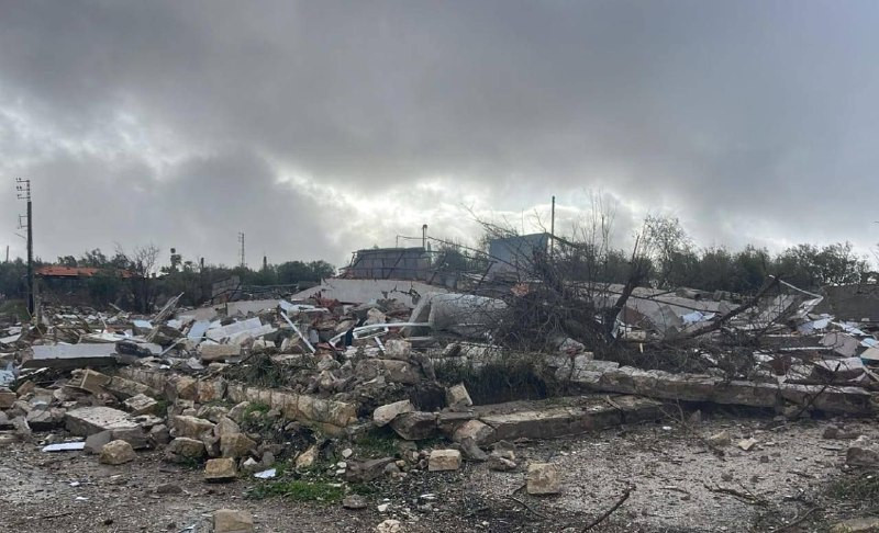 قوات الاحتلال الإسرائيلي توغلت فجرا في بلدة يارون جنوب لبنان ونفذت تفجيرا لأحد المنازل المتضررة سابقا....