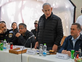 خلال تواجده في النقب المحتل، توعد نتنياهو باستيطان واسع وغير مسبوق في المنطقة....