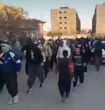 RqiZlKAdfeL6fU0 .jpg