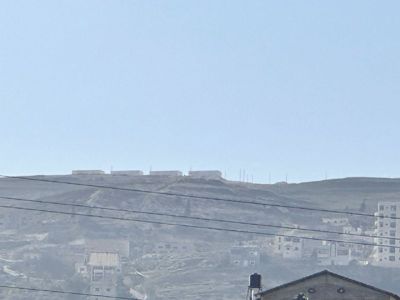 أخطرت قوات الاحتلال بالاستيلاء على حوالي 140 دونما جديدة من أراضي قرية الفندقومية جنوب مدينة جنين، موزعة على ثلاثة أحواض، وذلك بالإضافة إلى قرار سابق ...