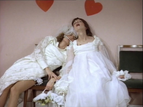 Laverne & Shirley s6e13 I Do, I Do Cindy Williams, Penny Marshall faint.jpg