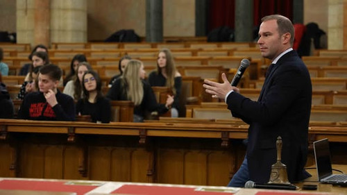 616766569 1409467690550882 2840208524528767341 n.jpg?stp=dst jpg s590x590 tt6& nc cat=103&ccb=1 7& n.jpg