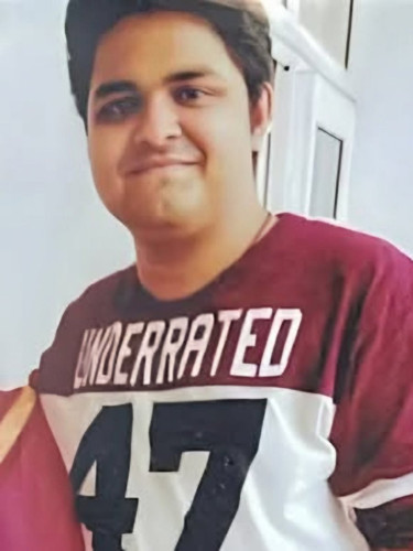 G ALFOFWMAIhswN.jpg