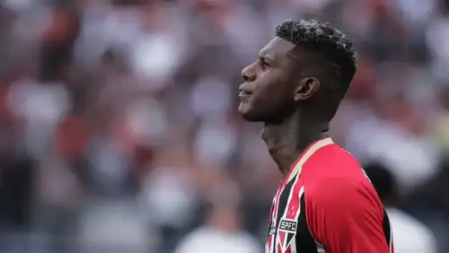 Briga tensa entre craques? Leitura labial revela discussão tensa entre astros do São Paulo e Corinthians em clássico decisivo