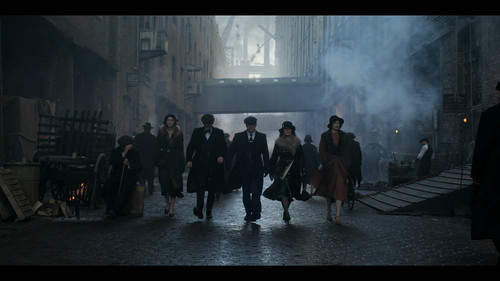 Peaky.Blinders.S05E01.Black.Tuesday.2160p.NF.WEB DL.EN.DD+5.1.Atmos.DoVi.HDR.H.265 PAXA.mkv 20260120
