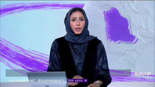 GosWbQ82Ay8aN 8p.jpg