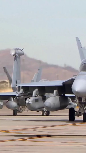 dmRNl9wI4 EsLp8n.jpg