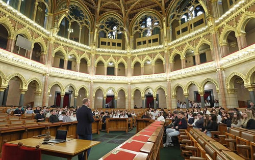 618548078 1409467730550878 8546025564310044119 n.jpg?stp=dst jpg s590x590 tt6& nc cat=108&ccb=1 7& n.jpg