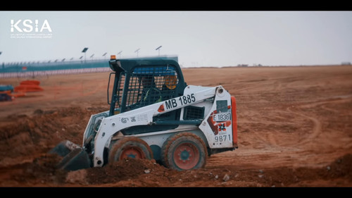تدشين الأعمال الانشائية للمدرج الثالث KSIA Third runway works commencement 1 8 screenshot.jpg