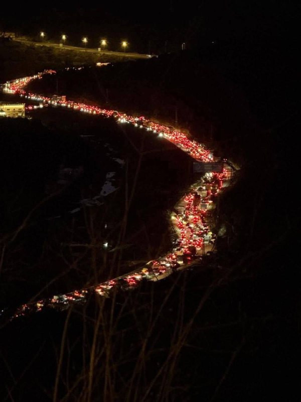 دون أي سبب يذكر وللأسبوع الثاني على التوالي!

تستمر الأزمات الخانقة على مداخل رام الله، عين سينيا، وعطارة، ويبرود، بسبب الإغلاق المستمر للحواجز.

مع ا...