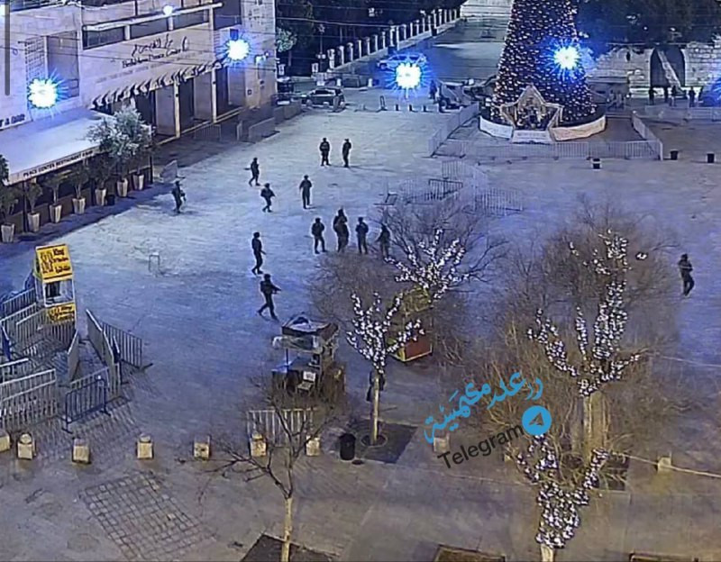 جانب من انتشار قوات الاحتلال في ساحة المهد وسط مدينة بيت لحم...