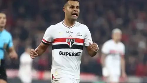 Saída encaminhada? Corinthians insiste em contratação de Alisson sem trocar jogadores