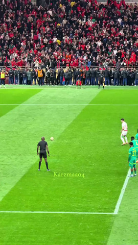 HvXXUP3 z2Wymi9b.jpg