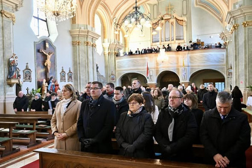 617020817 900377222935158 1128696155892673343 n.jpg?stp=cp6 dst jpg s590x590 tt6& nc cat=104&ccb=1 7.jpg