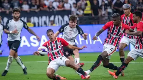 São Paulo sente peso dos bastidores, mas vê evolução tática no clássico