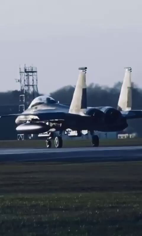 ocWS RZ2sBS3LZqw.jpg