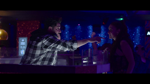 Single.Salma.2025.2160p.NF.WEB DL.DDP.5.1.H.265 CHDWEB 023.jpg