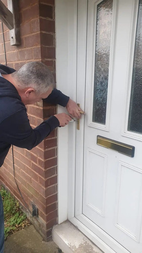 Quick & Secure Auto Locksmith Services.jpg