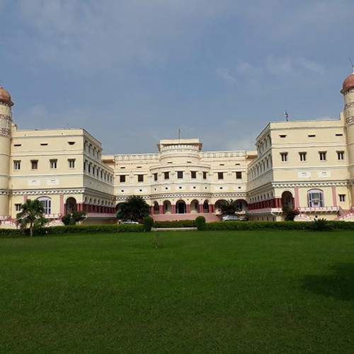 resort in sariska sariska palace.jpg