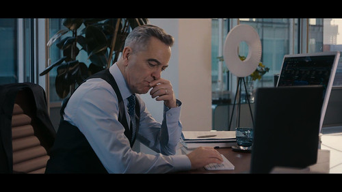 Run.Away.S01E01.Pokrivena.realita.1080p.NF.WEB DL.CZ EN.DD+5.1.HDR.x265.HEVC My.mkv 20260101 135003..jpg