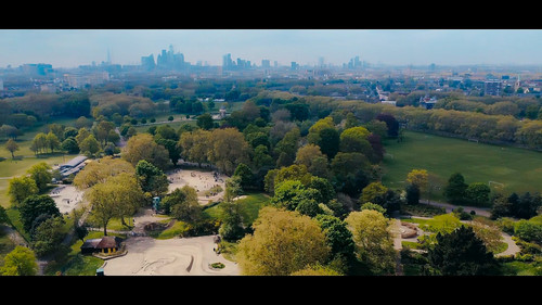 Run.Away.S01E01.Pokrivena.realita.1080p.NF.WEB DL.CZ EN.DD+5.1.HDR.x265.HEVC My.mkv 20260101 134939..jpg