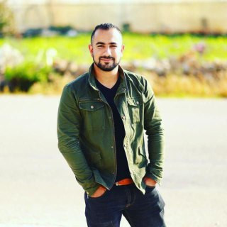 اعتقلت قوات الاحتلال الصحفي سليم سهيل السلمان بعد اقتحام منزل في طولكرم الليلة الماضية....