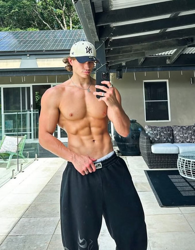 curlyboydorian real 1753286609 3683157487733356707 67836864450.jpg