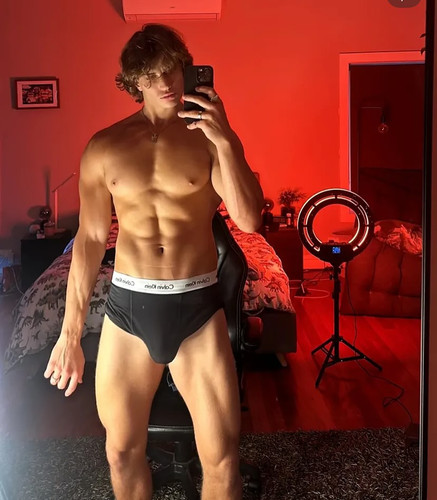 curlyboydorian real 1751287600 3666388584449562147 67836864450.jpg