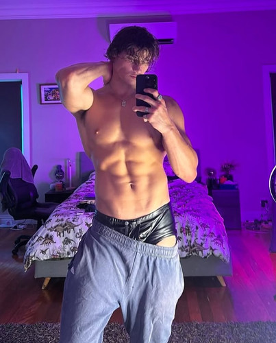 curlyboydorian real 1755002606 3697552317871681024 67836864450.jpg