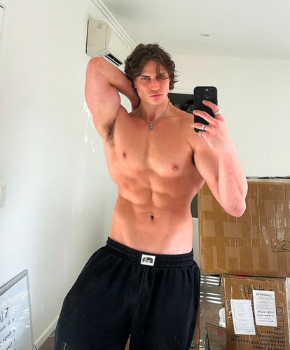 curlyboydorian real 1754913096 3696801448536366285 67836864450.jpg