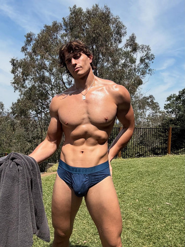 curlyboydorian real 1760976132 3747661885081278693 67836864450.jpg