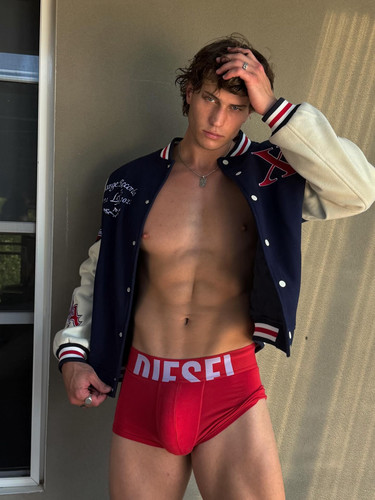 curlyboydorian real 1764766290 3779456037318033607 67836864450.jpg