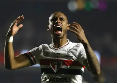 Torcedores do São Paulo avaliam 2025 de André Silva como "regular" e pedem mais comprometimento