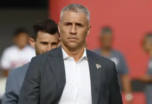 São Paulo fecha ano amargo, com Hernán Crespo à frente, e adia sonho da Libertadores