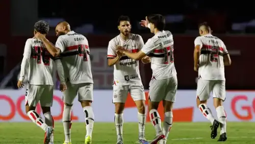 São Paulo terá sequência decisiva no Morumbi em meio à pressão interna
