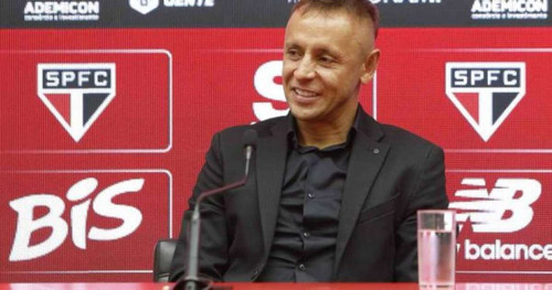 Rafinha clama por nova atitude no São Paulo: "Fui campeão mesmo com salários atrasados