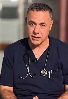 أتوجه بهذا النداء لكل ضمير حي في هذا العالم.. نجل الطبيب الأسير حسام أبو صفية، يناشد العالم للتضامن مع الأسرى الفلسطينيين في سجون الاحتلال وللمطالبة ب...