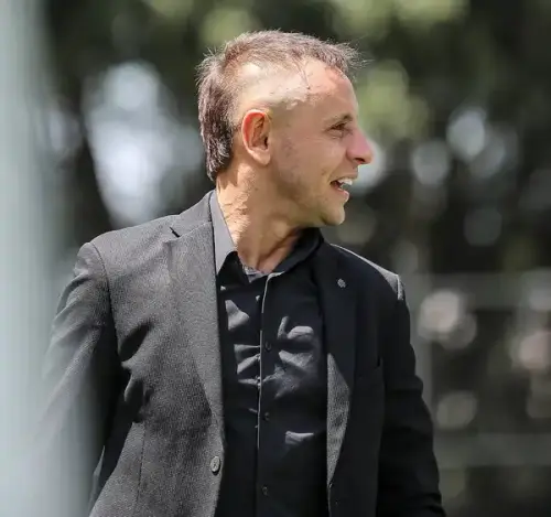 Crise não é desculpa? Rafinha é apresentado como novo coordenador de  futebol do São Paulo e critica usar crise atual como desculpa!