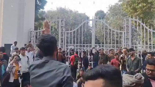 PwtUFn1O9EICKtf .jpg