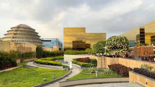 INSIDE Manila Bay City – LAS VEGAS of the Philippines 🇵🇭 Home to MASSIVE CASINOS & SHOPPING MALLS! 2.jpg