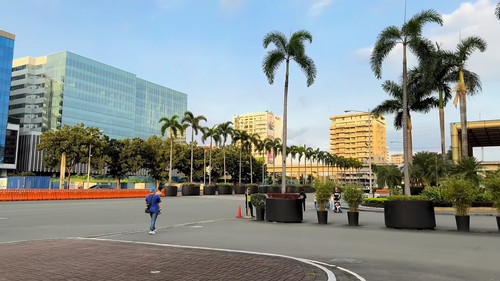 INSIDE Manila Bay City – LAS VEGAS of the Philippines 🇵🇭 Home to MASSIVE CASINOS & SHOPPING MALLS! 1.jpg